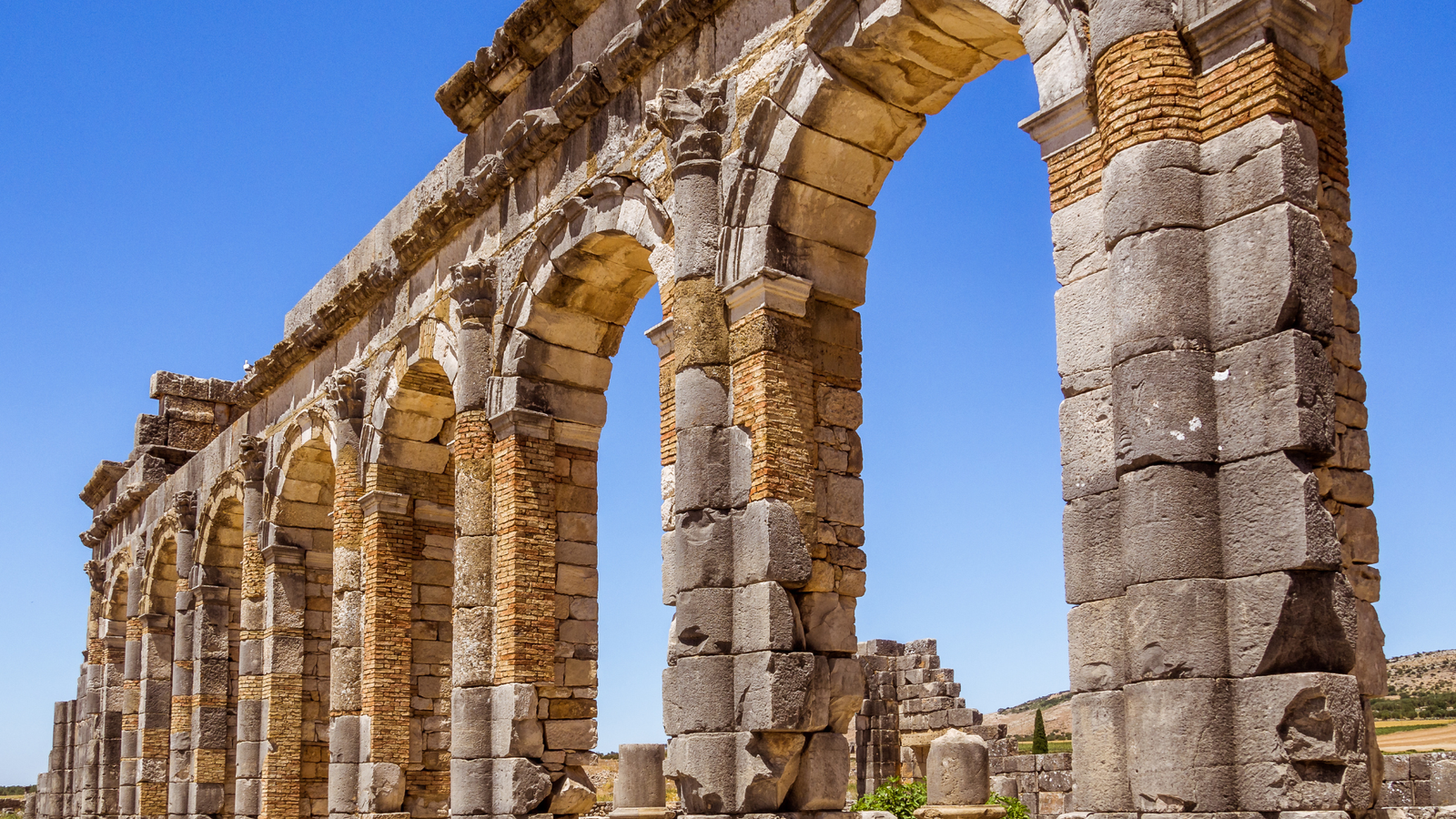 2nd day: Casablanca - Volubilis Roman Ruins - Meknes - Fes